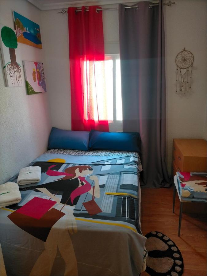 Afrodita Alicante Luaran gambar